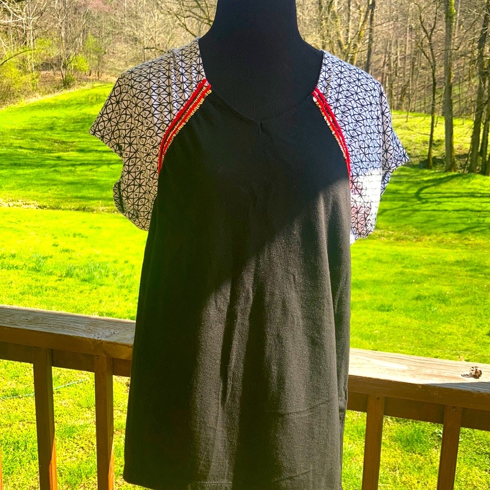 Chico’s black white with detail blouse